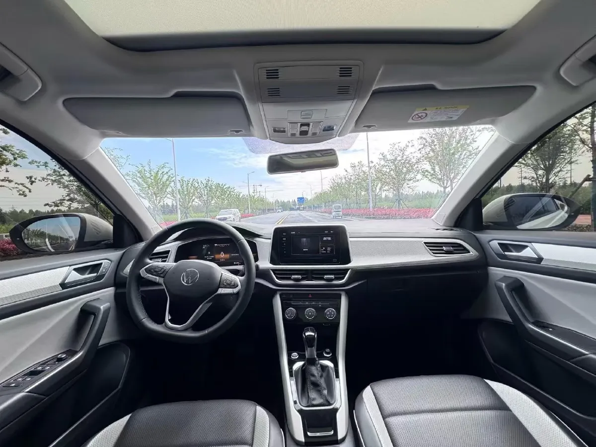 2024 Volkswagen T-Roc 1.4T 150HP L4 7DCT,autocango,china used car exporter,china ev exporter,chinese used car exporter,chinese used ev exporter