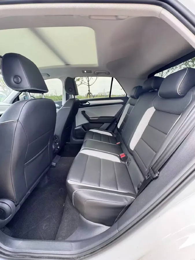 2024 Volkswagen T-Roc 1.4T 150HP L4 7DCT,autocango,china used car exporter,china ev exporter,chinese used car exporter,chinese used ev exporter