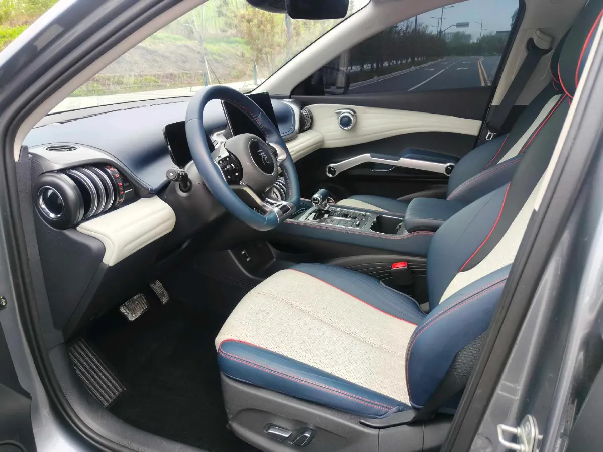 2022 Roewe RX5 MAX 1.5T 181HP L4 6AT,autocango,china used car exporter,china ev exporter,chinese used car exporter,chinese used ev exporter