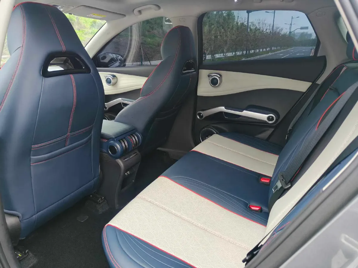 2022 Roewe RX5 MAX 1.5T 181HP L4 6AT,autocango,china used car exporter,china ev exporter,chinese used car exporter,chinese used ev exporter