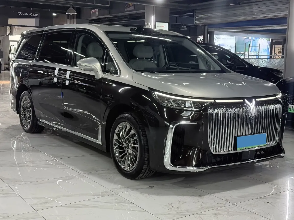 2025 Voyah Dream BEV 108.7KWH,autocango,china used car exporter,china ev exporter,chinese used car exporter,chinese used ev exporter