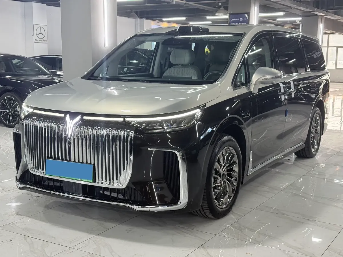 2025 Voyah Dream BEV 108.7KWH,autocango,china used car exporter,china ev exporter,chinese used car exporter,chinese used ev exporter