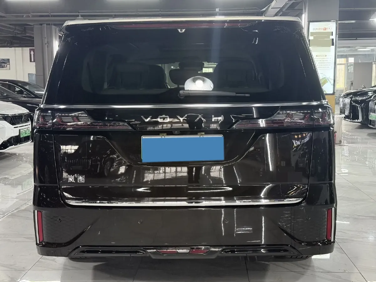 2025 Voyah Dream BEV 108.7KWH,autocango,china used car exporter,china ev exporter,chinese used car exporter,chinese used ev exporter