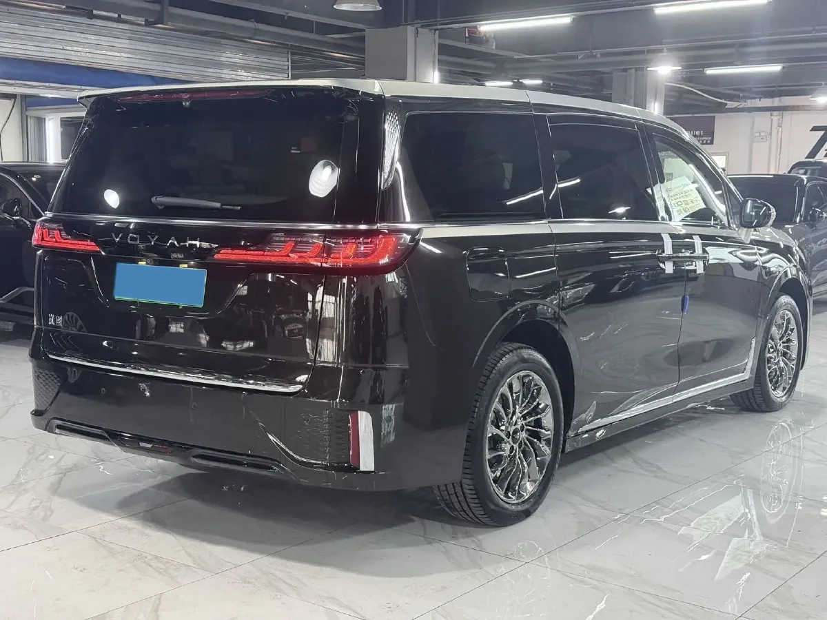 2025 Voyah Dream BEV 108.7KWH,autocango,china used car exporter,china ev exporter,chinese used car exporter,chinese used ev exporter