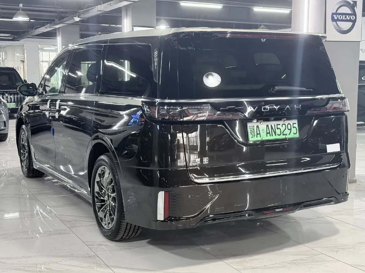 2025 Voyah Dream BEV 108.7KWH,autocango,china used car exporter,china ev exporter,chinese used car exporter,chinese used ev exporter