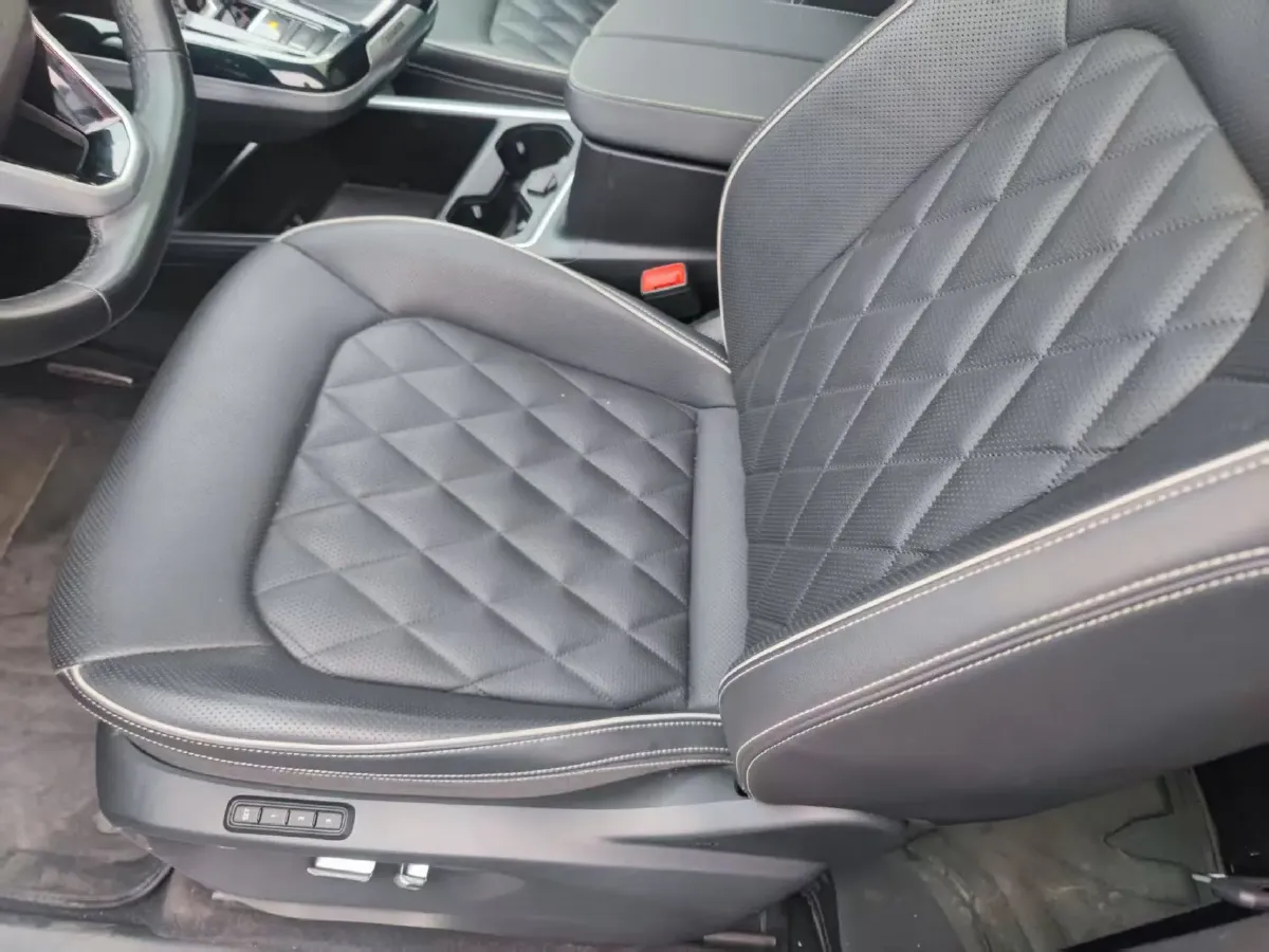 2024 Volkswagen Talagon 2.5T 299HP V6 7DCT,autocango,china used car exporter,china ev exporter,chinese used car exporter,chinese used ev exporter