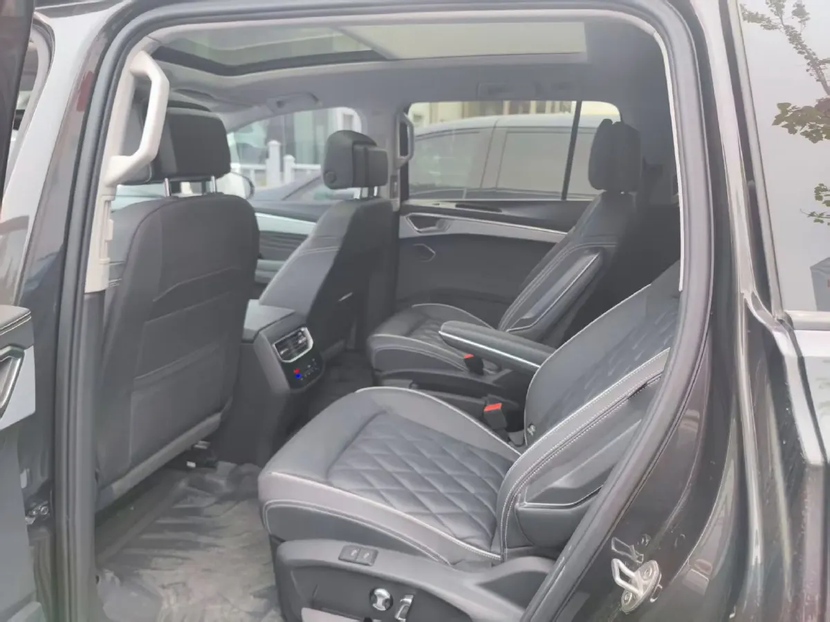 2024 Volkswagen Talagon 2.5T 299HP V6 7DCT,autocango,china used car exporter,china ev exporter,chinese used car exporter,chinese used ev exporter