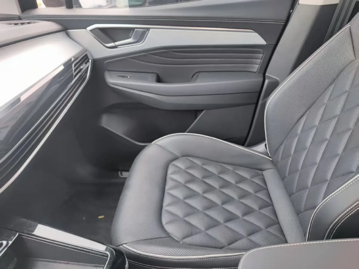 2024 Volkswagen Talagon 2.5T 299HP V6 7DCT,autocango,china used car exporter,china ev exporter,chinese used car exporter,chinese used ev exporter