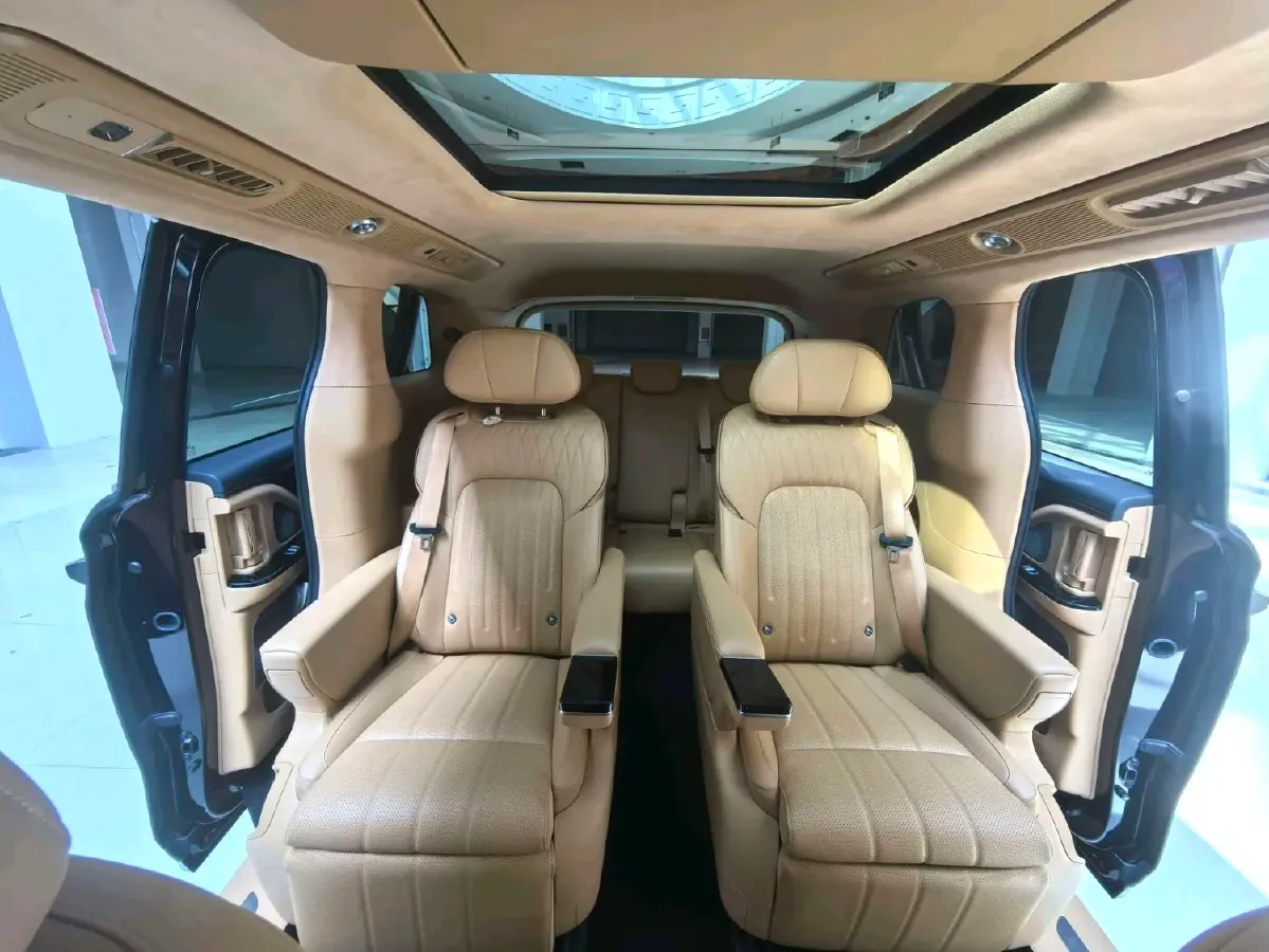 2025 Voyah Dream 1.5T 150HP L4 PHEV 41.7KWH,autocango,china used car exporter,china ev exporter,chinese used car exporter,chinese used ev exporter