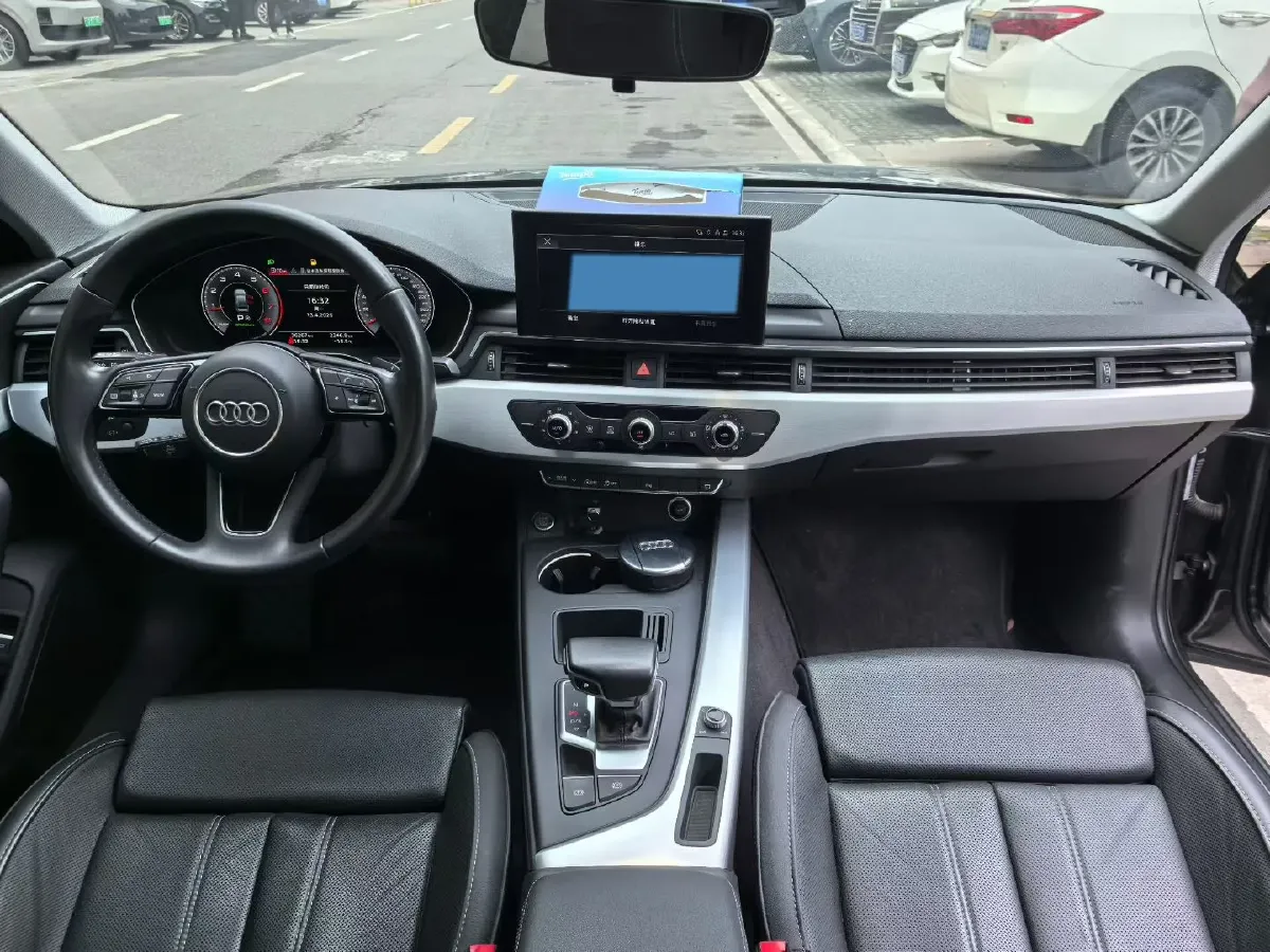 2022 Audi A4L 2.0T 190HP L4 7DCT,autocango,china used car exporter,china ev exporter,chinese used car exporter,chinese used ev exporter