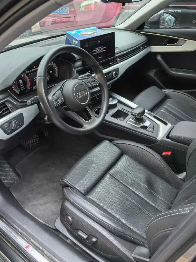 2022 Audi A4L 2.0T 190HP L4 7DCT,autocango,china used car exporter,china ev exporter,chinese used car exporter,chinese used ev exporter