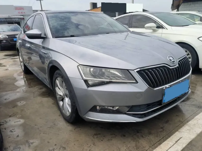 2018 Skoda Superb 1.8T 180HP L4 7DCT,autocango,china used car exporter,china ev exporter,chinese used car exporter,chinese used ev exporter
