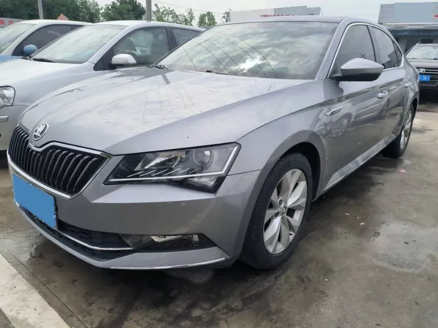 2018 Skoda Superb 1.8T 180HP L4 7DCT,autocango,china used car exporter,china ev exporter,chinese used car exporter,chinese used ev exporter