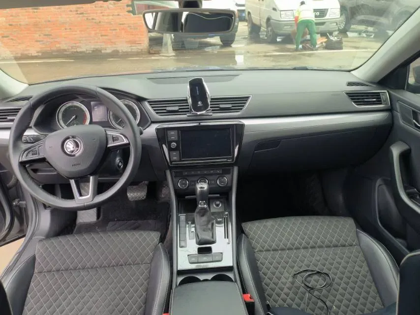 2018 Skoda Superb 1.8T 180HP L4 7DCT,autocango,china used car exporter,china ev exporter,chinese used car exporter,chinese used ev exporter
