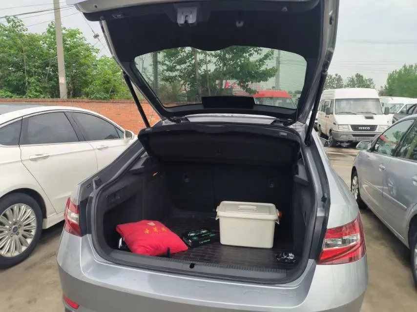 2018 Skoda Superb 1.8T 180HP L4 7DCT,autocango,china used car exporter,china ev exporter,chinese used car exporter,chinese used ev exporter