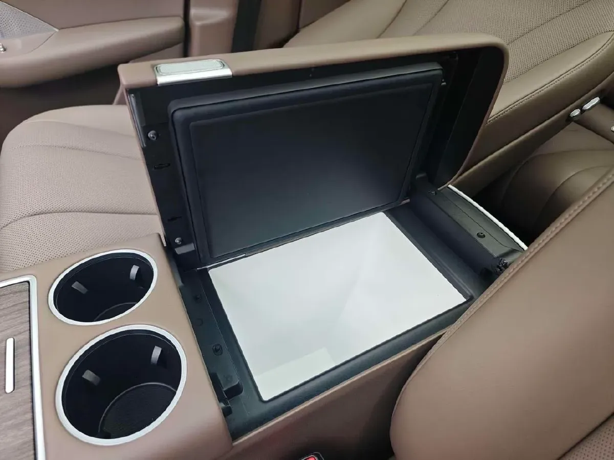 2025 Luxeed R7 REEV 156HP REEV 37KWH,autocango,china used car exporter,china ev exporter,chinese used car exporter,chinese used ev exporter