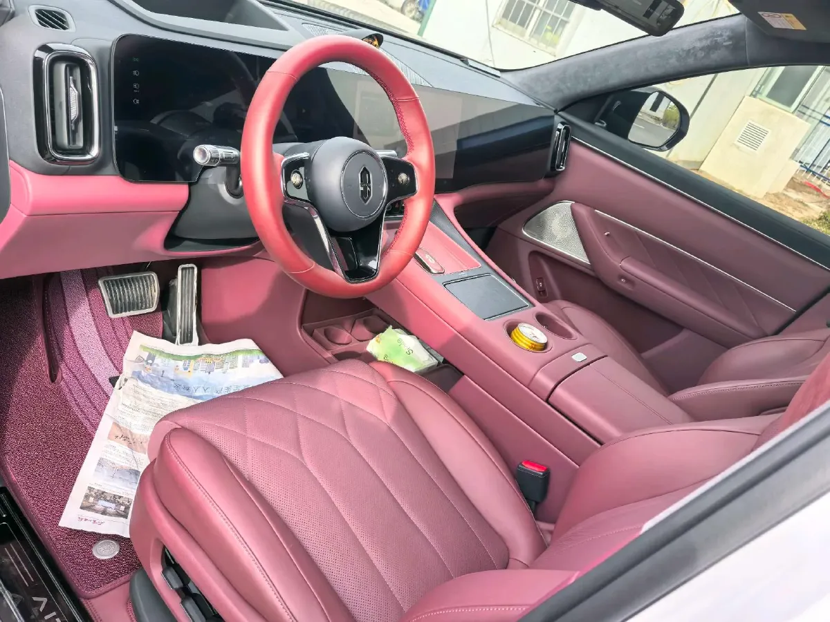 2025 AITO AITO M8 REEV 160HP REEV 53.4KWH,autocango,china used car exporter,china ev exporter,chinese used car exporter,chinese used ev exporter