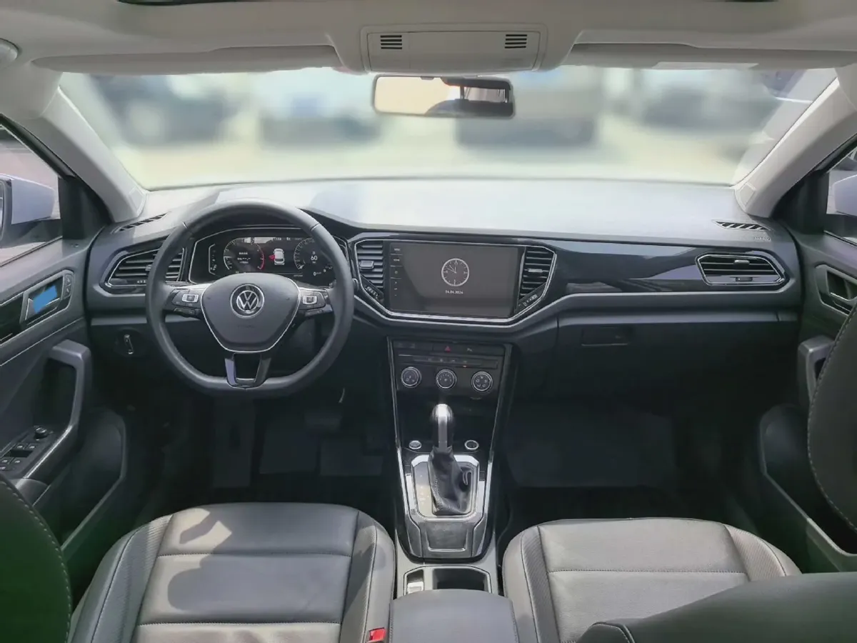 2022 Volkswagen T-Roc 1.4T 150HP L4 7DCT,autocango,china used car exporter,china ev exporter,chinese used car exporter,chinese used ev exporter