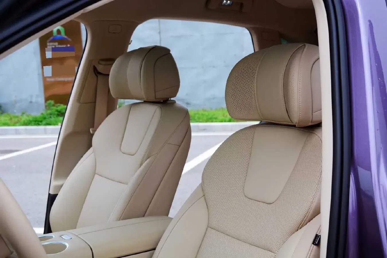 2025 AITO AITO M5 1.5T 152HP L4 REEV 42KWH,autocango,china used car exporter,china ev exporter,chinese used car exporter,chinese used ev exporter