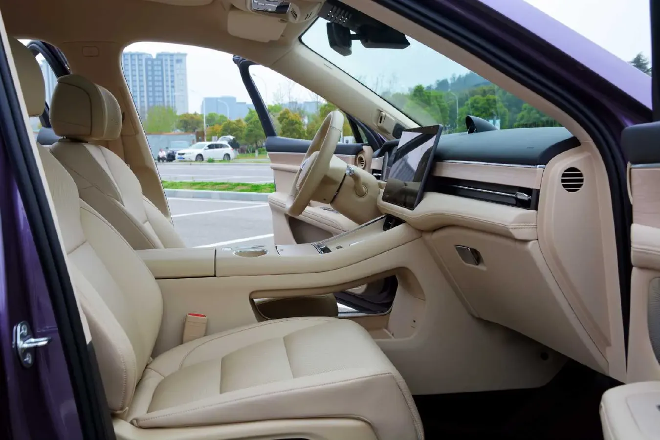 2025 AITO AITO M5 1.5T 152HP L4 REEV 42KWH,autocango,china used car exporter,china ev exporter,chinese used car exporter,chinese used ev exporter