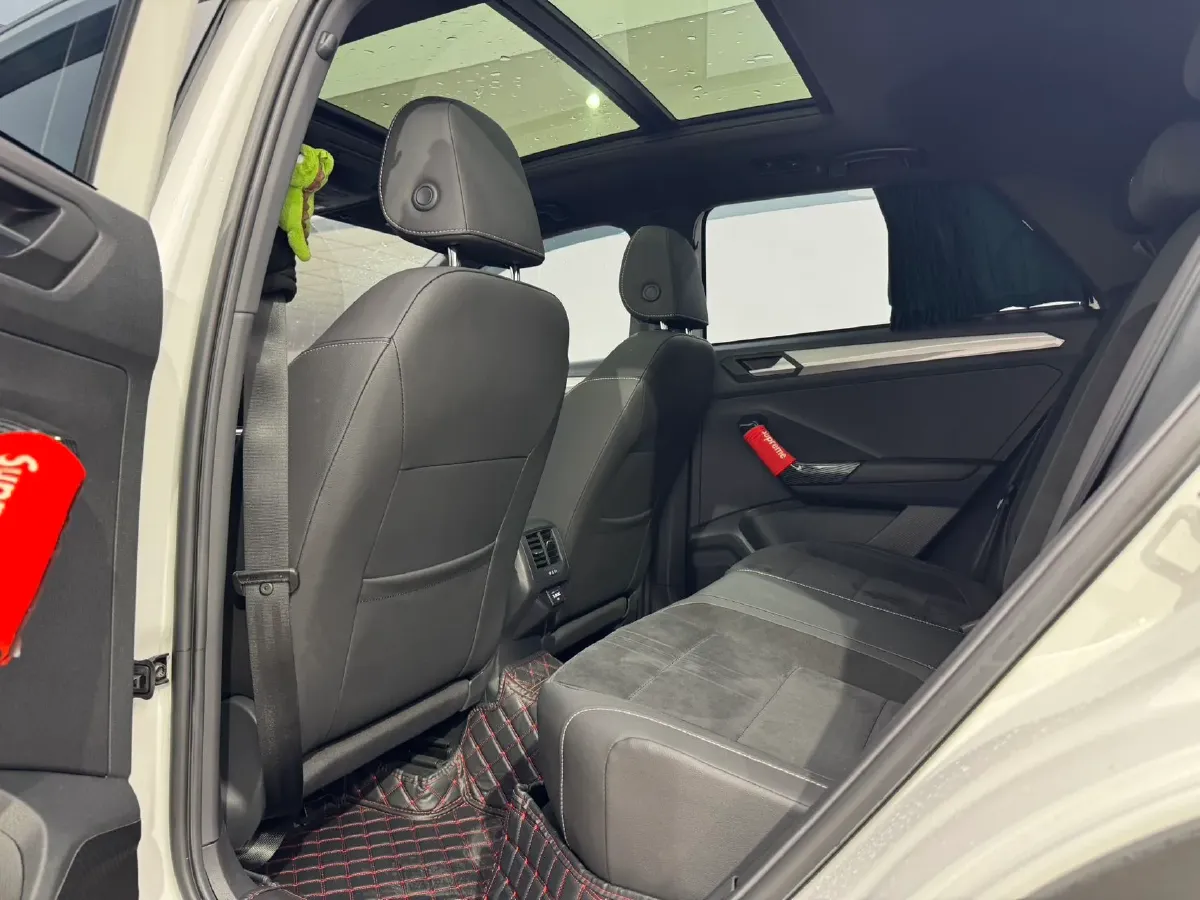 2022 Volkswagen T-Roc 1.4T 150HP L4 7DCT,autocango,china used car exporter,china ev exporter,chinese used car exporter,chinese used ev exporter