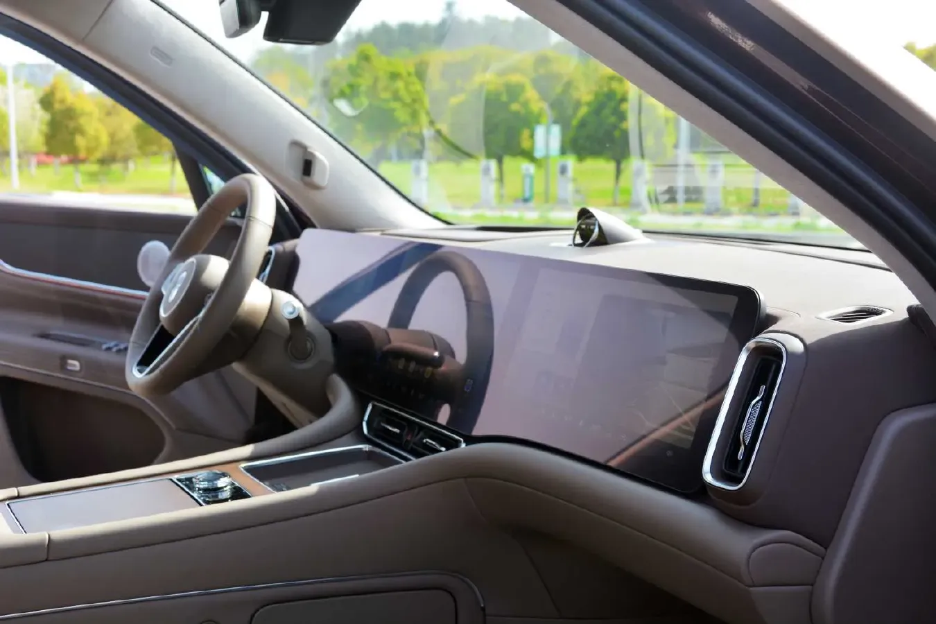 2025 AITO AITO M9 REEV 160HP REEV 52KWH,autocango,china used car exporter,china ev exporter,chinese used car exporter,chinese used ev exporter