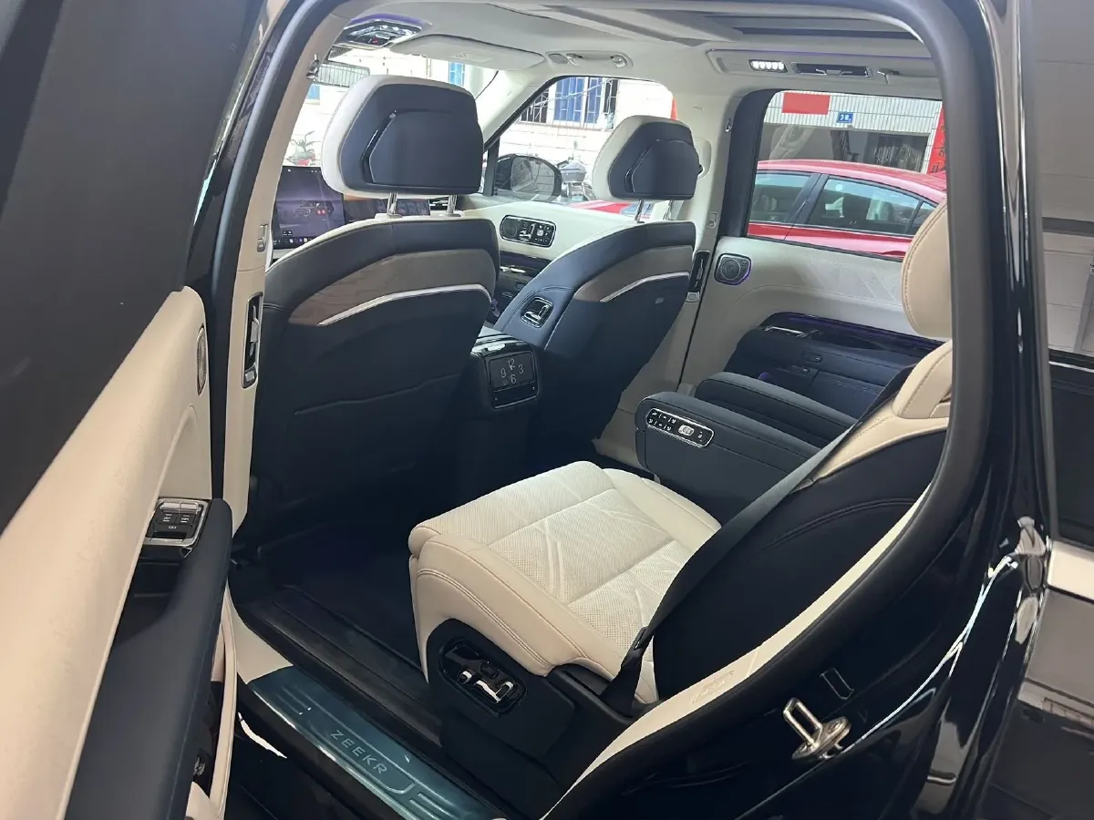 2025 Zeekr 9X 2.0T 279HP L4 1DHT PHEV,autocango,china used car exporter,china ev exporter,chinese used car exporter,chinese used ev exporter