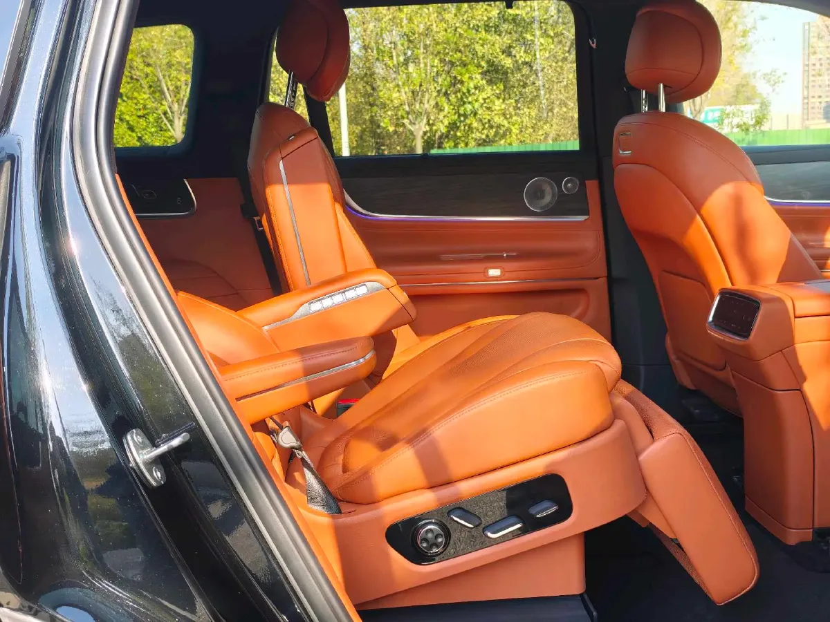 2024 AITO AITO M9 1.5T 152HP L4 REEV 42KWH,autocango,china used car exporter,china ev exporter,chinese used car exporter,chinese used ev exporter