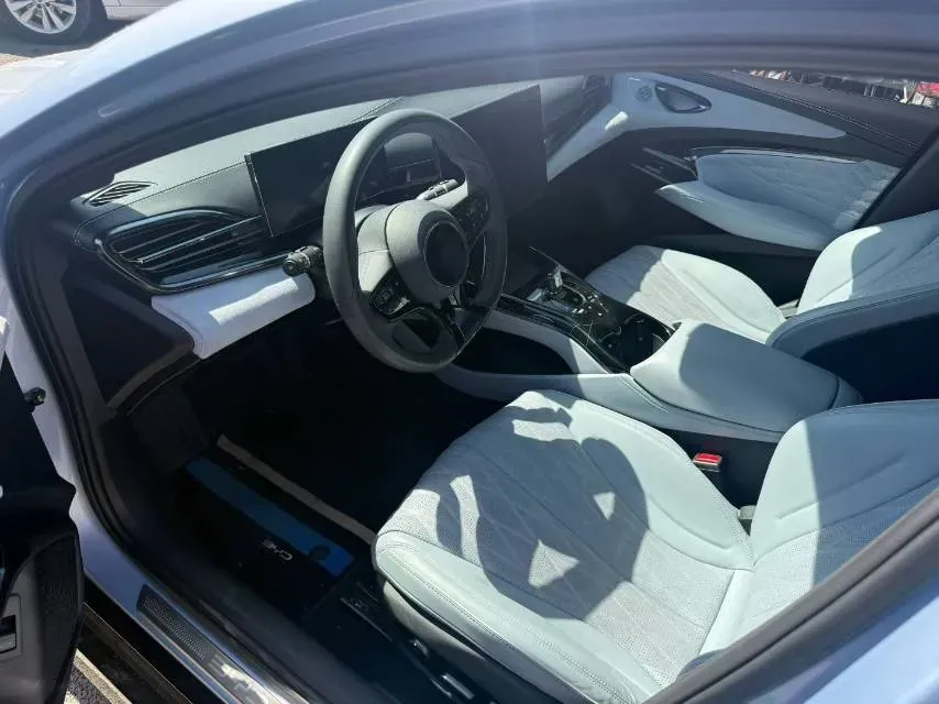 2022 AITO AITO M5 Range Extended 125HP REEV 40KWH,autocango,china used car exporter,china ev exporter,chinese used car exporter,chinese used ev exporter