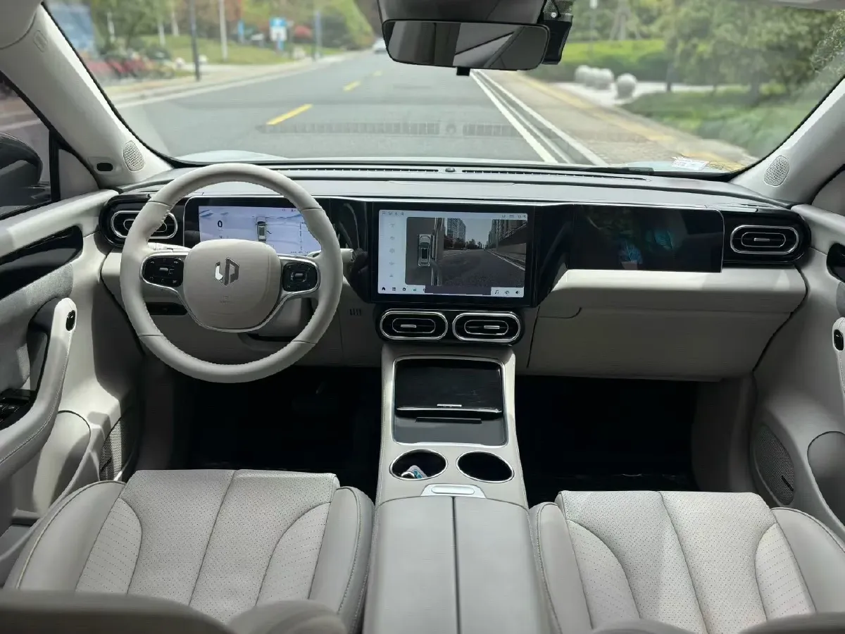 2023 Leapmotor C11 Range Extended 131HP REEV 30.1KWH,autocango,china used car exporter,china ev exporter,chinese used car exporter,chinese used ev exporter