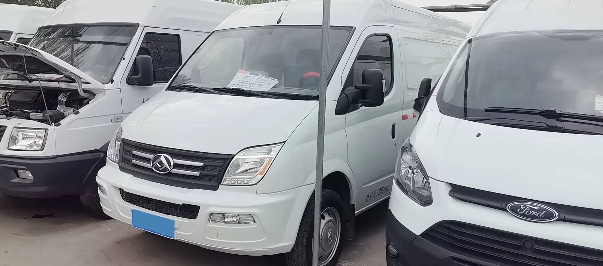 2023 MAXUS XinTu V80 2.0T 127HP L4 6MT,autocango,china used car exporter,china ev exporter,chinese used car exporter,chinese used ev exporter