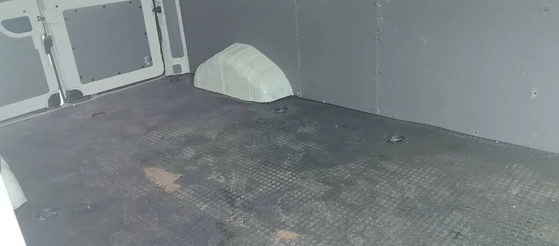 2023 MAXUS XinTu V80 2.0T 127HP L4 6MT,autocango,china used car exporter,china ev exporter,chinese used car exporter,chinese used ev exporter