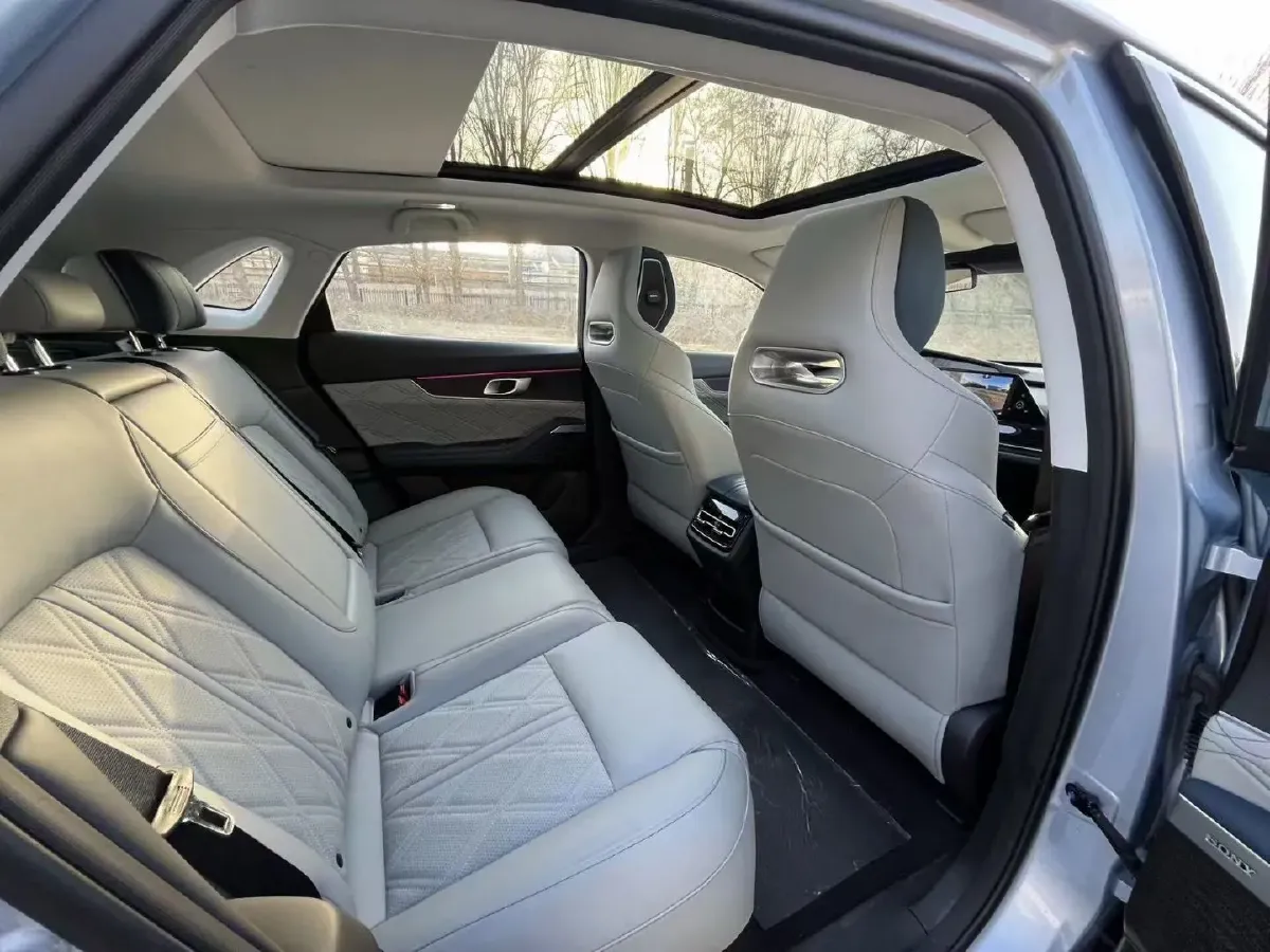 2024 ChangAn UNI-K iDD 1.5T 170HP L4 6TCT PHEV 28.4KWH,autocango,china used car exporter,china ev exporter,chinese used car exporter,chinese used ev exporter