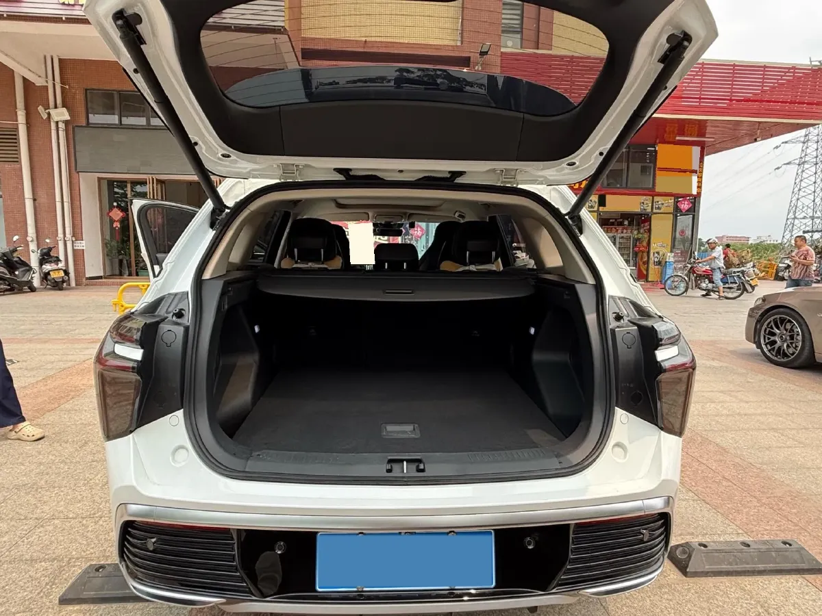 2023 HongQi HS3 1.5T 169HP L4 7DCT,autocango,china used car exporter,china ev exporter,chinese used car exporter,chinese used ev exporter