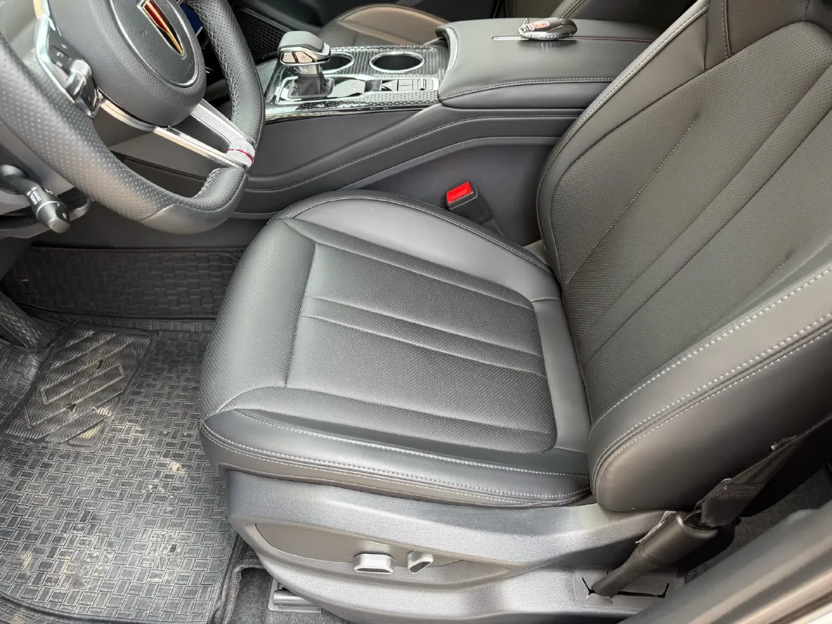 2023 HongQi HS3 1.5T 169HP L4 7DCT,autocango,china used car exporter,china ev exporter,chinese used car exporter,chinese used ev exporter