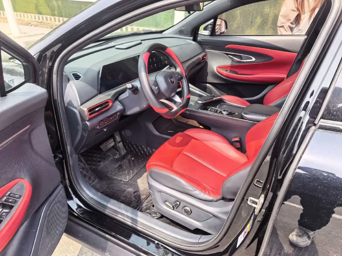 2020 ChangAn UNI-T 1.5T 180HP L4 7DCT,autocango,china used car exporter,china ev exporter,chinese used car exporter,chinese used ev exporter