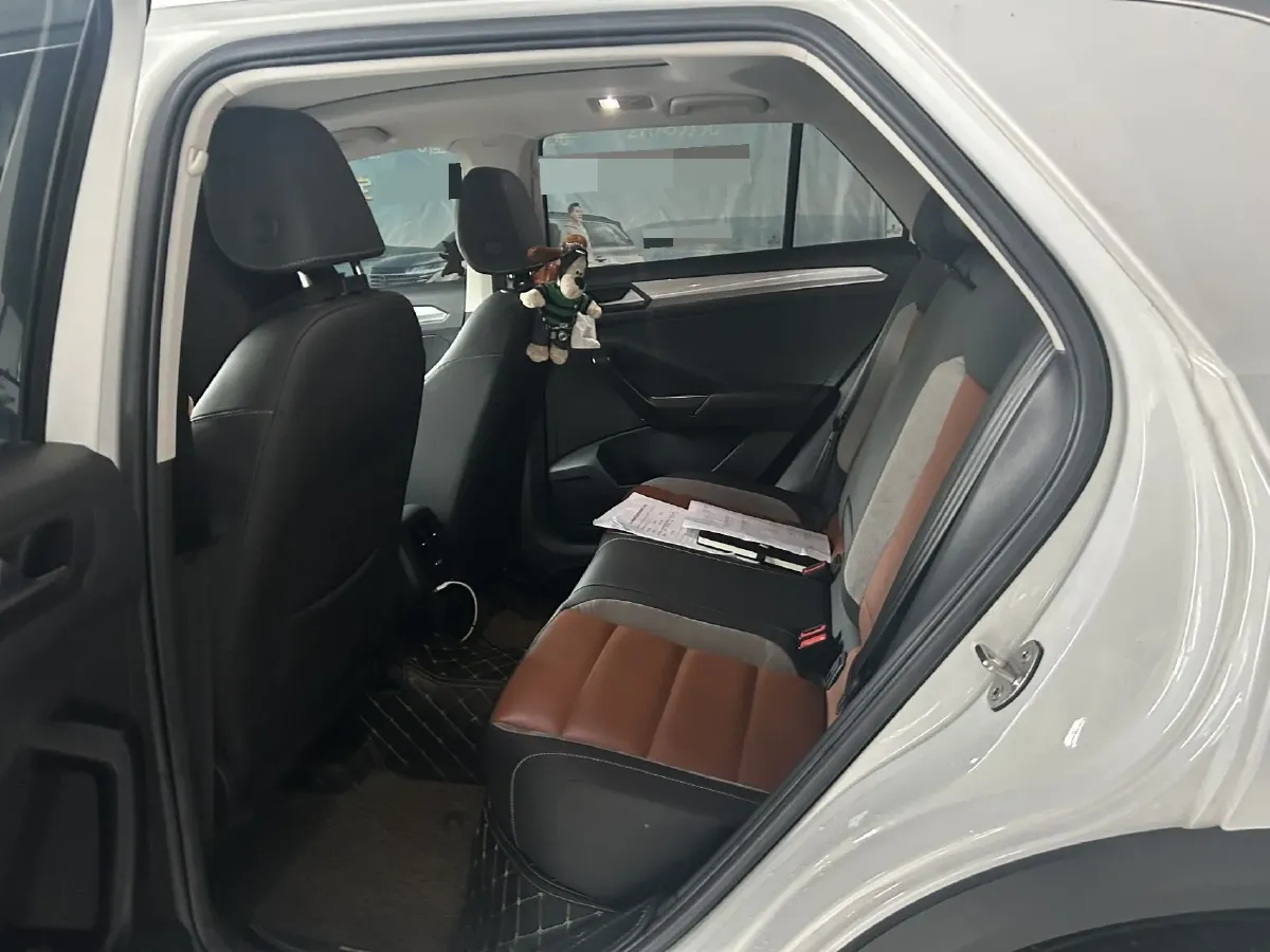 2021 Volkswagen T-Roc 1.4T 150HP L4 7DCT,autocango,china used car exporter,china ev exporter,chinese used car exporter,chinese used ev exporter