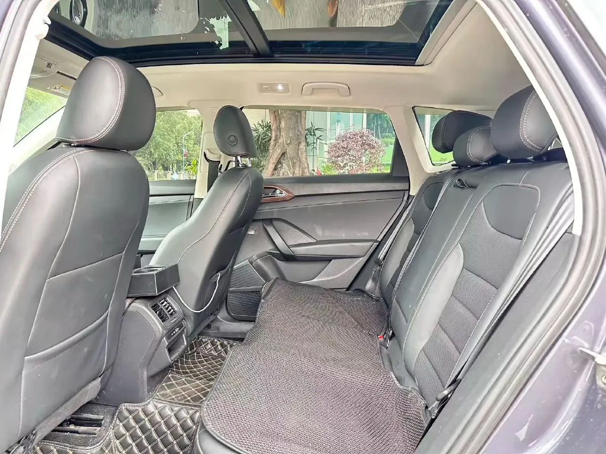 2021 Volkswagen Tharu 2.0T 186HP L4 7DCT,autocango,china used car exporter,china ev exporter,chinese used car exporter,chinese used ev exporter