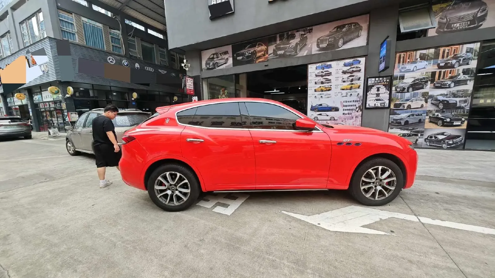 2022 Maserati Levante 2.0T 330HP L4 8AT,autocango,china used car exporter,china ev exporter,chinese used car exporter,chinese used ev exporter