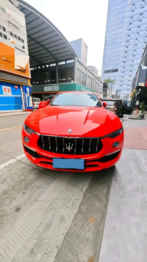 2022 Maserati Levante 2.0T 330HP L4 8AT,autocango,china used car exporter,china ev exporter,chinese used car exporter,chinese used ev exporter