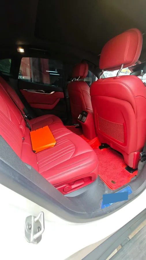 2022 Maserati Levante 2.0T 330HP L4 8AT,autocango,china used car exporter,china ev exporter,chinese used car exporter,chinese used ev exporter