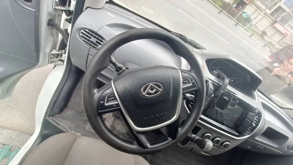 2021 MAXUS XinTu V80 2.0T 127HP L4 6MT,autocango,china used car exporter,china ev exporter,chinese used car exporter,chinese used ev exporter