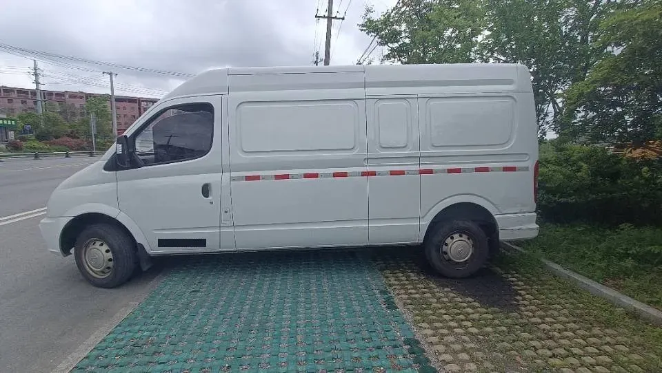 2021 MAXUS XinTu V80 2.0T 127HP L4 6MT,autocango,china used car exporter,china ev exporter,chinese used car exporter,chinese used ev exporter