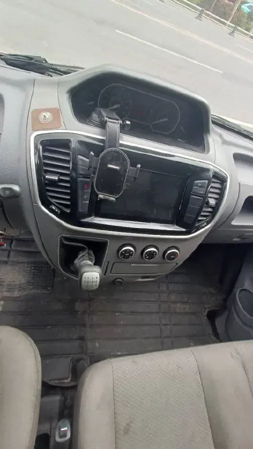 2021 MAXUS XinTu V80 2.0T 127HP L4 6MT,autocango,china used car exporter,china ev exporter,chinese used car exporter,chinese used ev exporter