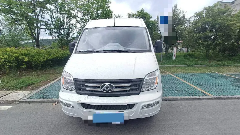 2021 MAXUS XinTu V80 2.0T 127HP L4 6MT,autocango,china used car exporter,china ev exporter,chinese used car exporter,chinese used ev exporter