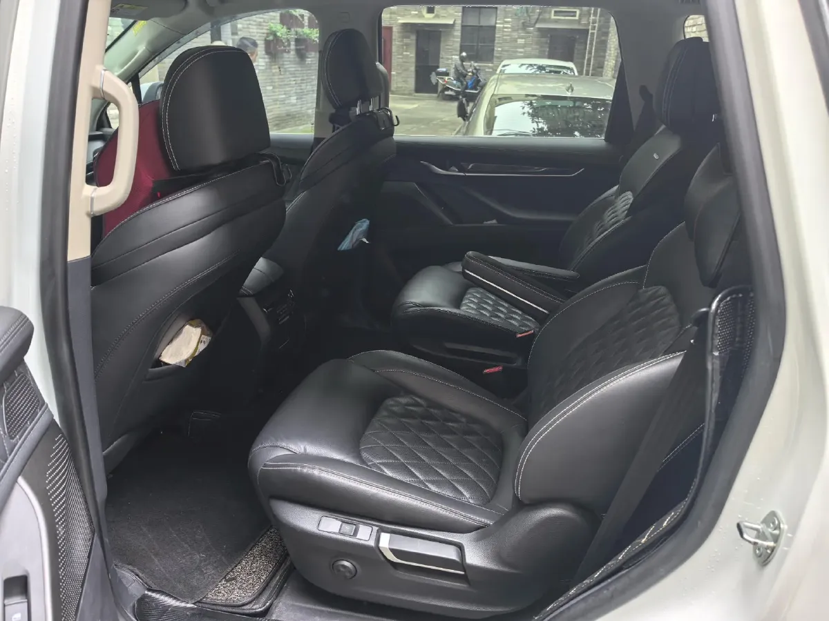 2021 MAXUS D90 Pro 2.0T 218HP L4 8AT,autocango,china used car exporter,china ev exporter,chinese used car exporter,chinese used ev exporter