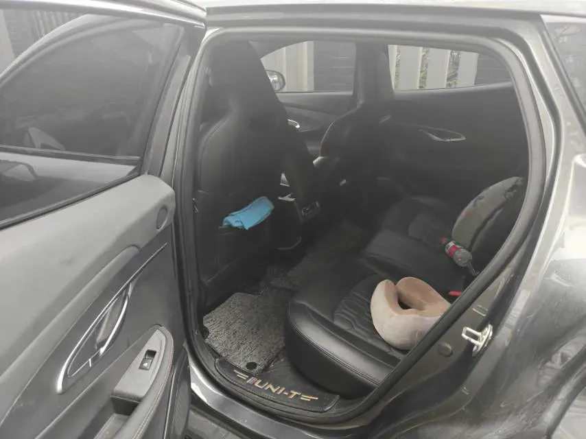 2022 ChangAn UNI-T 1.5T 188HP L4 7DCT,autocango,china used car exporter,china ev exporter,chinese used car exporter,chinese used ev exporter