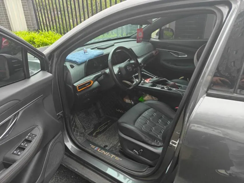 2022 ChangAn UNI-T 1.5T 188HP L4 7DCT,autocango,china used car exporter,china ev exporter,chinese used car exporter,chinese used ev exporter