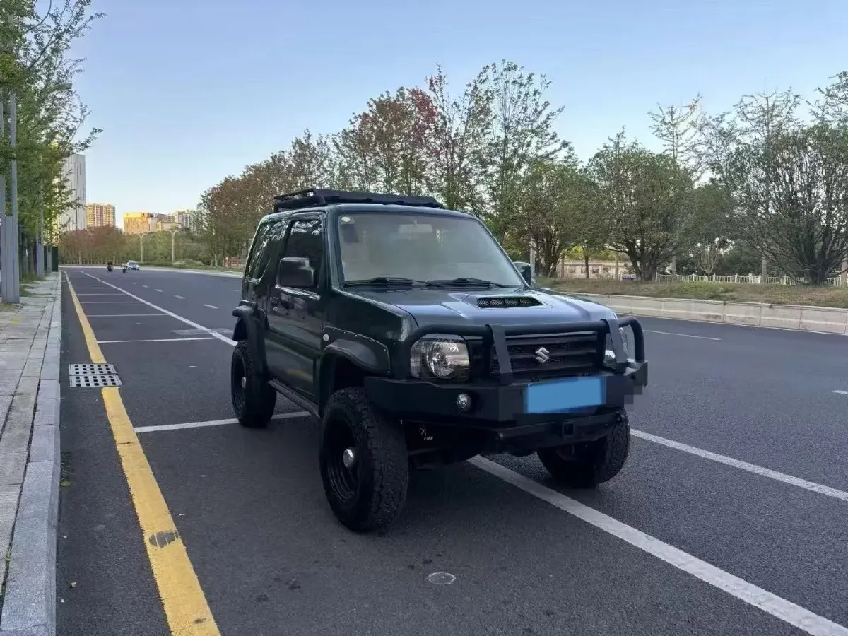 2015 Suzuki Jimny 1.3L 85HP L4 4AT,autocango,china used car exporter,china ev exporter,chinese used car exporter,chinese used ev exporter