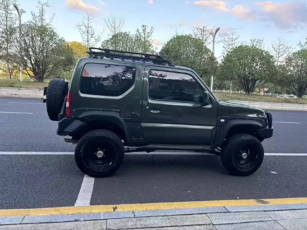 2015 Suzuki Jimny 1.3L 85HP L4 4AT,autocango,china used car exporter,china ev exporter,chinese used car exporter,chinese used ev exporter